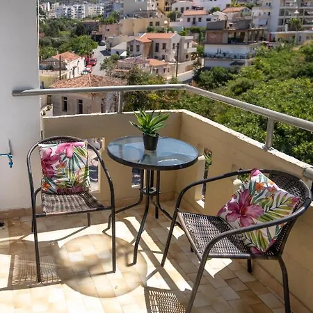 71!charming Flat In Chania شقة *